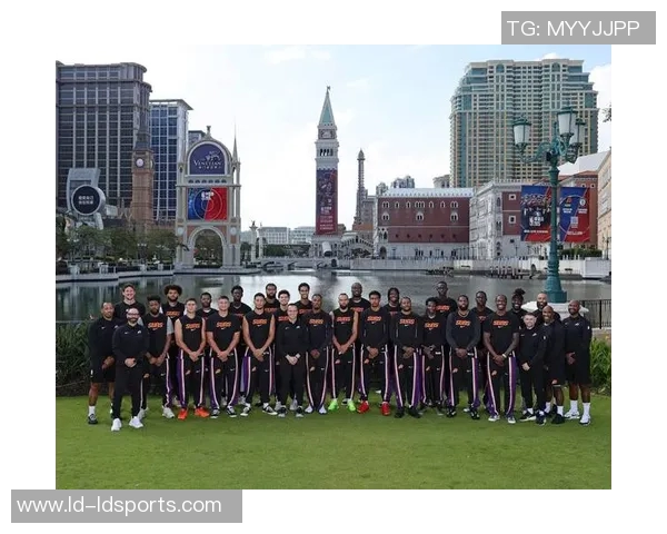 狄龙加盟太阳后焕发新生布克与狄龙双星组合引发期待